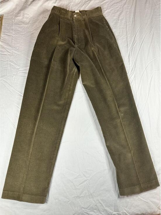 Pants - ✨🌿 Vintage Weathervane USA Olive Corduroy High Waist Pleated Pants Size 6🌿✨